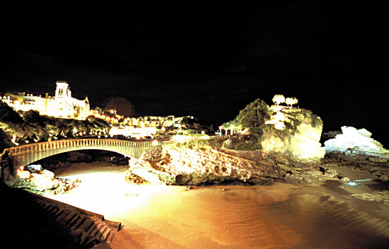 Biarritz - The old port at night