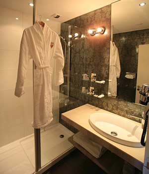 Hotel du Golf Medoc - bathroom