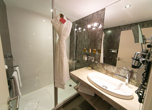 Hotel du Golf Medoc - bathroom