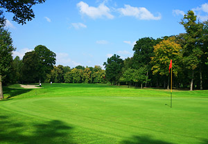 Apremont Golf Club's lush Fairways