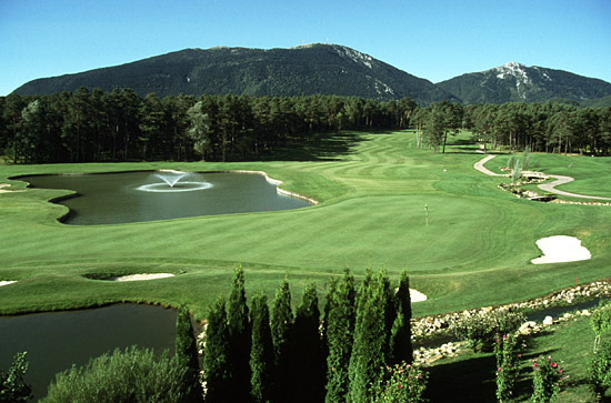 Chateau de Taulane - 9th & 18th double green