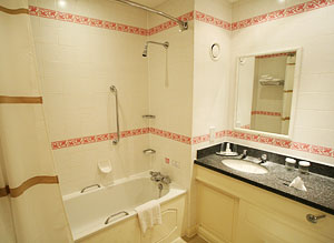 Marriott Breadsall Priory - bathrooms