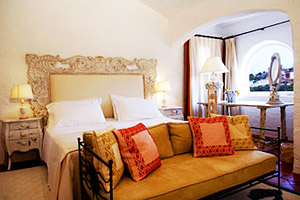 Cervo Hotel bedroom