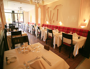 Kenzi Farah - buffet restaurant