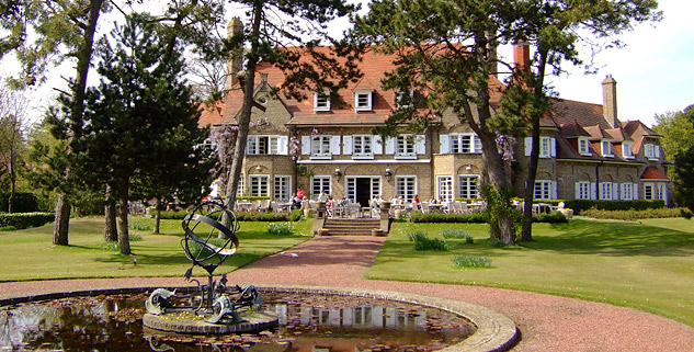 Belgian golf clubhouse