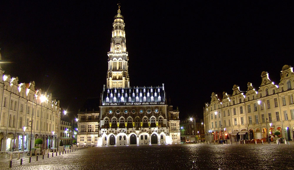 Arras by night