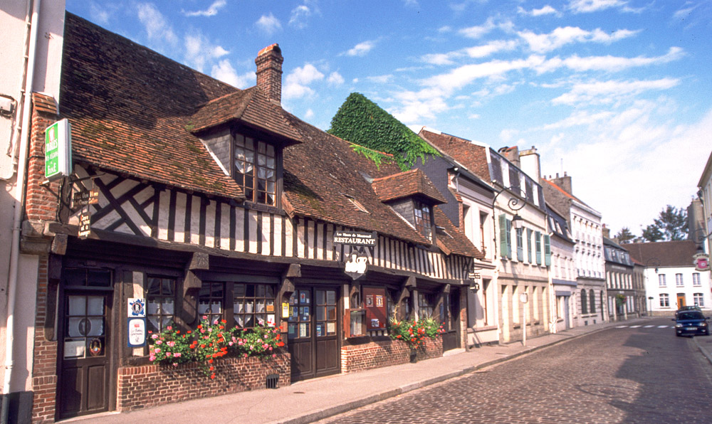 Montreuil sur Mer town centre