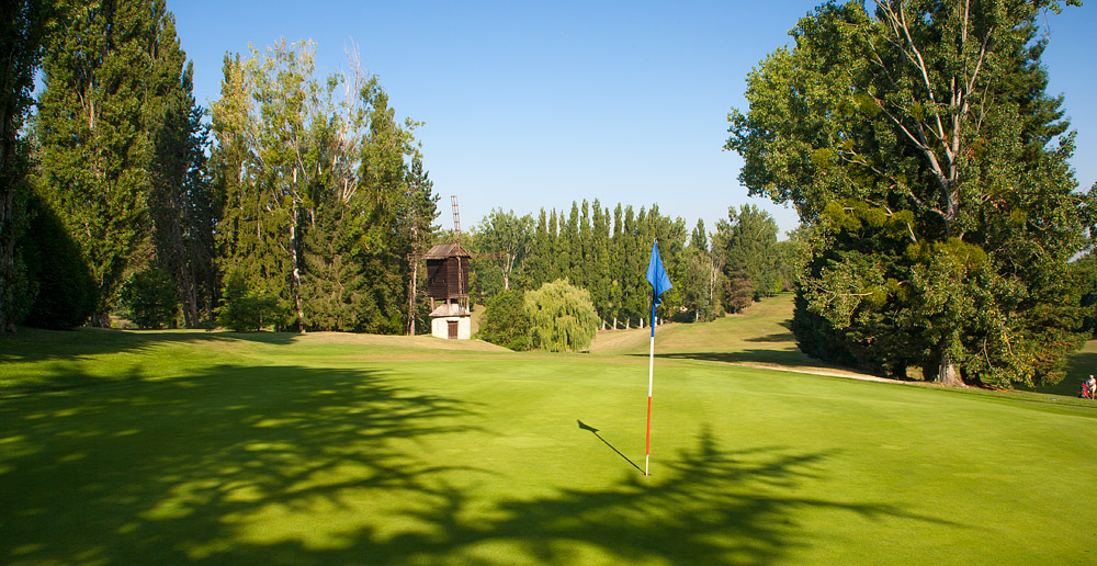 Fourqueux golf course