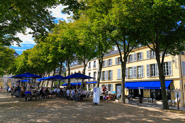 Versailles cafes