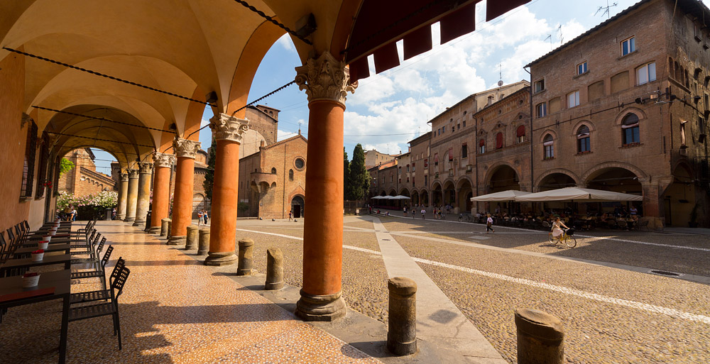 Bologna piazza